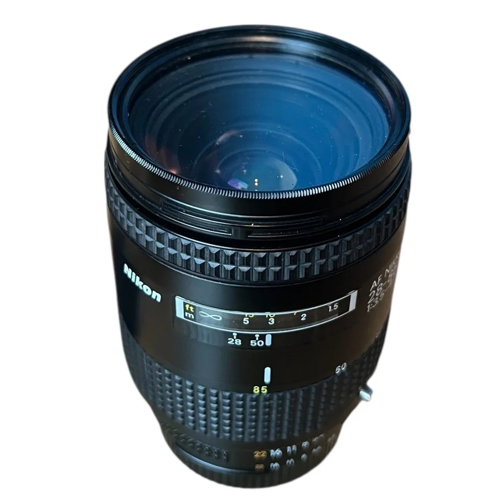 Nikon AF Nikkor 28–85mm f/3.5–4.5 Lens w/ Tokina UV 62mm Filter & Case Japan